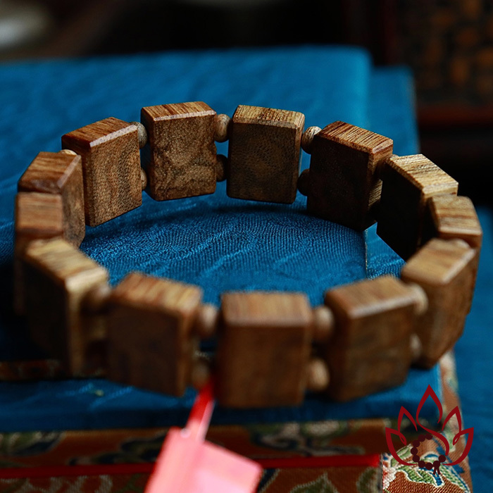 Vòng Trầm Hương Hạt Lách | Trầm Tốc Banh Tự Nhiên